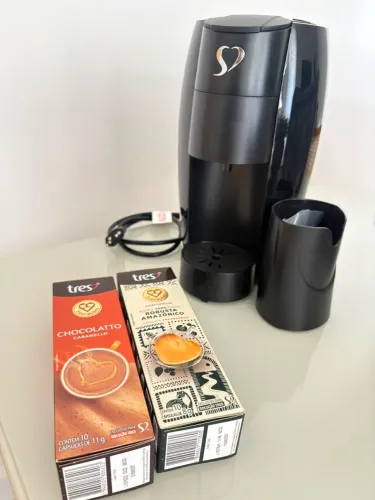Cafeteira 3 corações nova, nunca usada, valor médio 499 estou vend ndo por 320