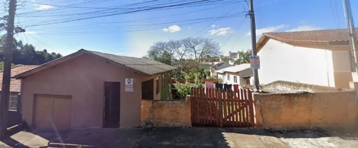Terreno Central em Telêmaco Borba - Com 2 Casas e Grande Potencial