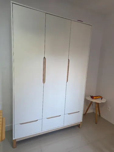 Quarto Infantil Completo - Guarda Roupa Quater + Cômoda Quater + Cama Montessoroana