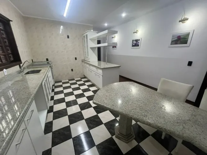 Casa térrea para aluguel e venda com 2 dormitórios