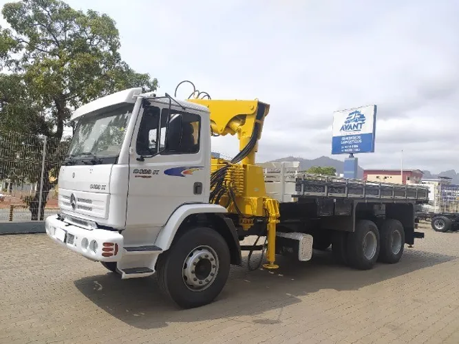 Mercedes benz 2423k 6x4 com Munck motocana
