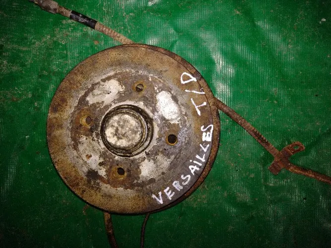 Cubo Traseiro Direito Ford/Versailes 1993/97.