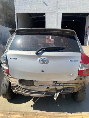 Tampa Porta Malas Etios Hatch Prata