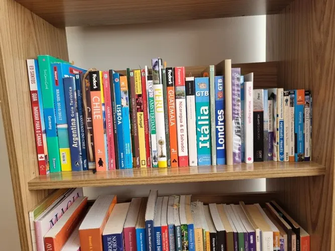 GUIAS DE VIAGEM DIVERSOS SEMINOVOS. PERGUNTE SE TENHO.Descontos se comprar mais de 1.