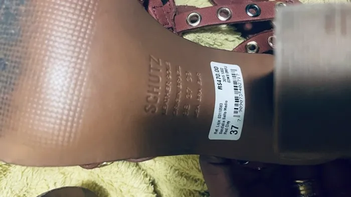 Shutz couro legítimo 37 gladiadora