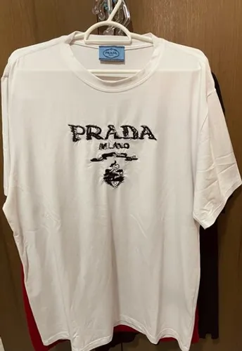 Camiseta Prada