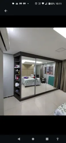 Guarda-Roupa com Espelho e Closet