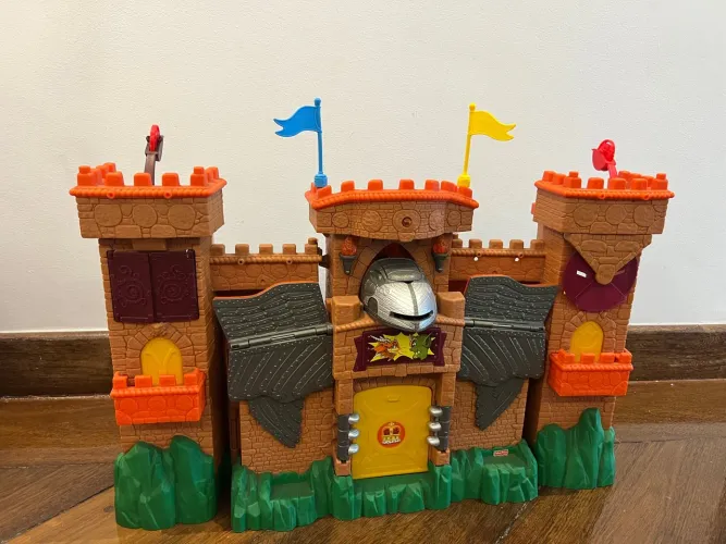 Castelo Medieval + Carrinho e Personagens Imaginext