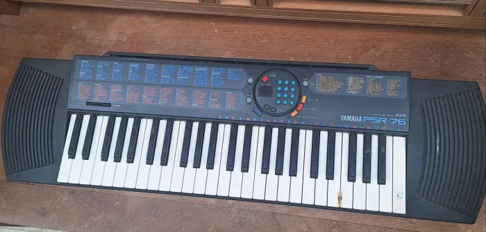 Teclado Yamaha PSR-76 - Ideal para iniciantes!