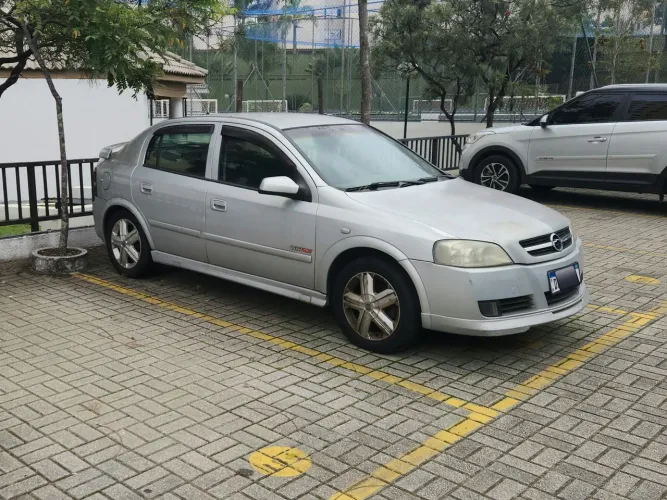 Chevrolet Astra GSI 2.0 16V 136cv Hatchback 5P 2004