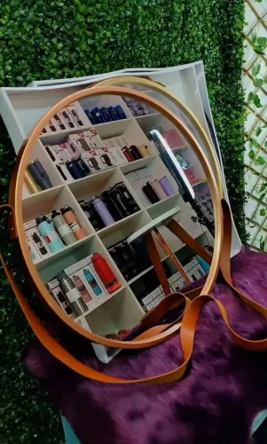 Espelho Decorativo Redondo com Alça Couro