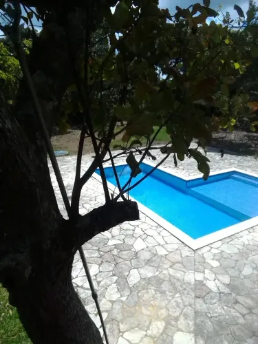Lote de terreno de 1000 m2 com Piscina.