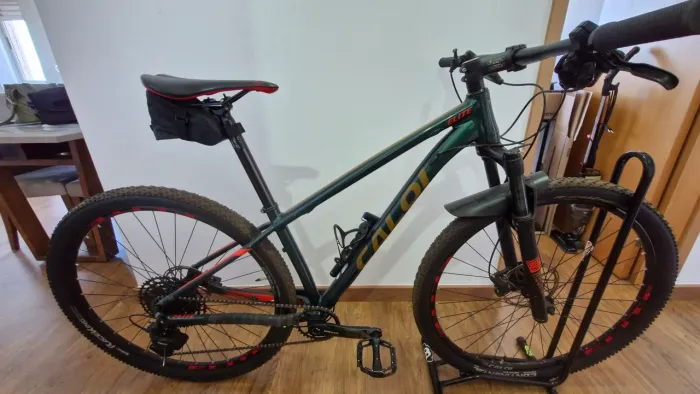 Caloi Elite Aro 29 - Tam 15,5 (1,55m à 1,70m)