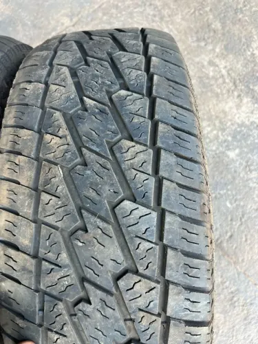 Pneu 275/65/18 Delint 88 % Vida