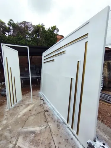 Portão de Aço com Design Moderno