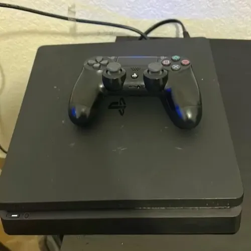 Playstation 4 com 1 Controle