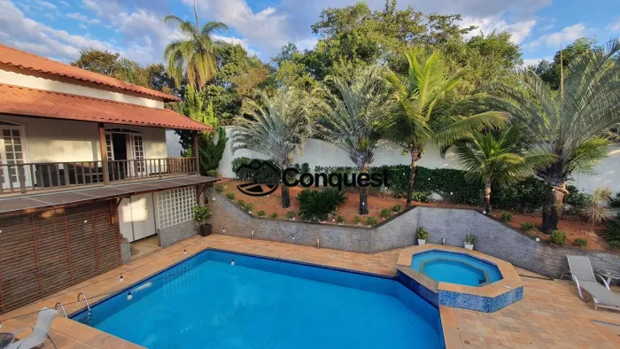 Vendo Linda Casa dentro Condomínio Vale do Ouro, Ribeirão Neves com lote de 3.000 metros !