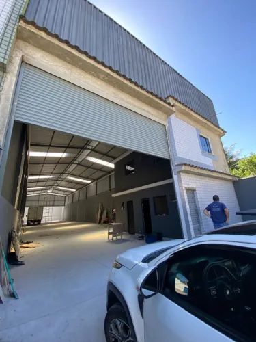 Galpão, primeira locação, localizado na R. Xavier Pinheiro, V. Geral, próximo a praça 2