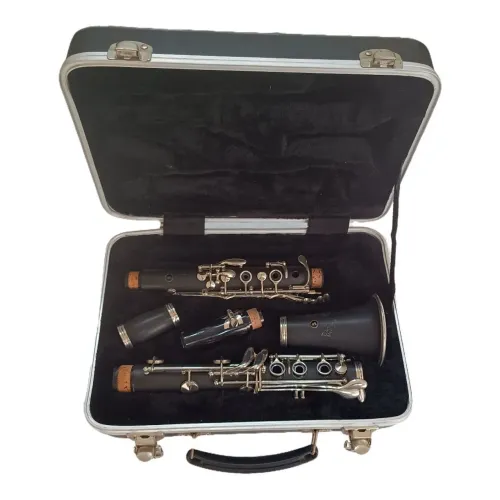 Clarinete Selmer CL700 Sib 17 chaves Americana + estojo