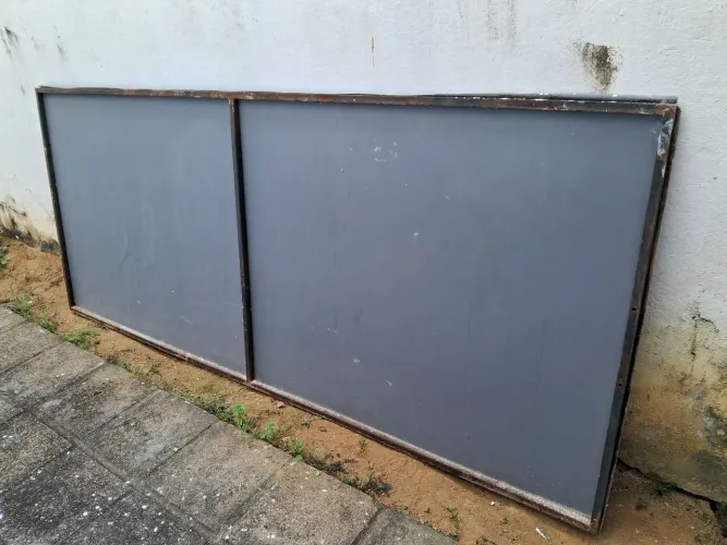 Estrutura de Ferro para Placa de Loja