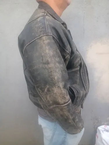 Jaqueta de Couro Vintage - Estilo e Atitude!