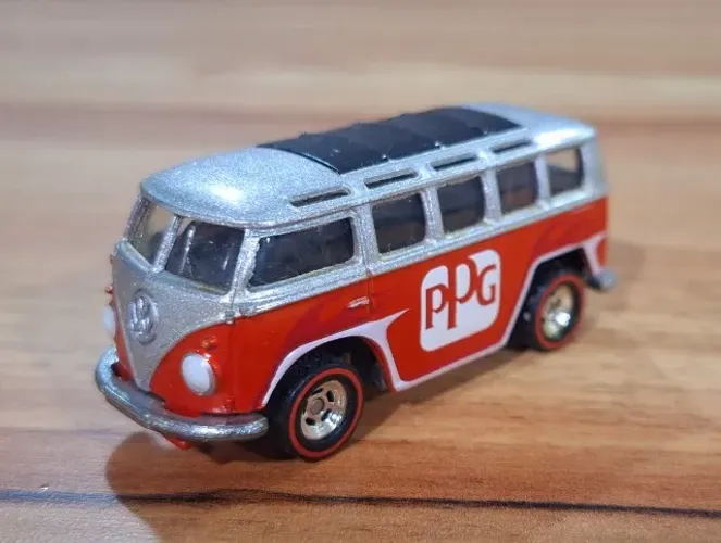 Hot Wheels Volkswagen Deluxe - Delivery Series 2010 (Loose)
