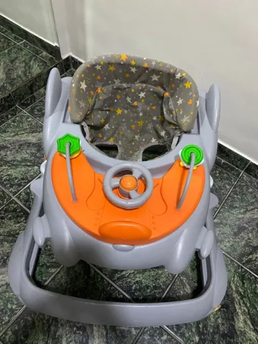 Andador da marca Galzerano