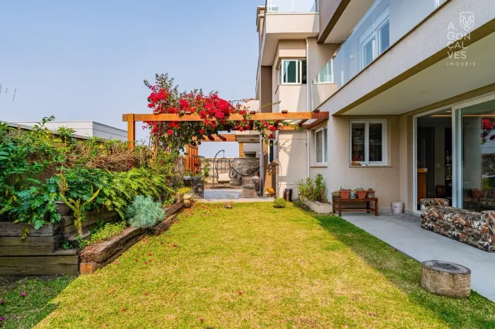 Casa em Condomínio, 04 Suítes, 04 Vagas, Quintal, Cotolengo, Curitiba.