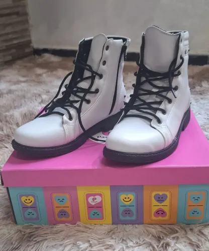 Bota Infantil da Pampili tamanho 34.Perfeita