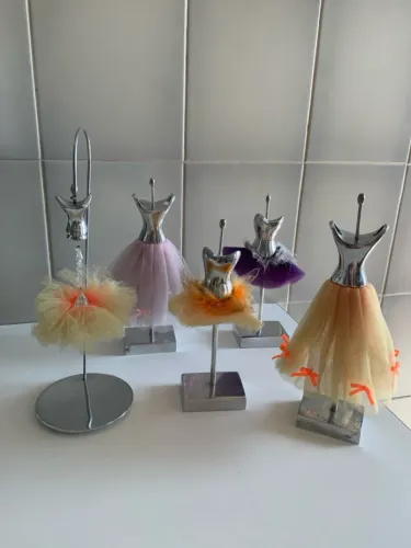 Cinco enfeites escultura  mesa design bailarina/metal 