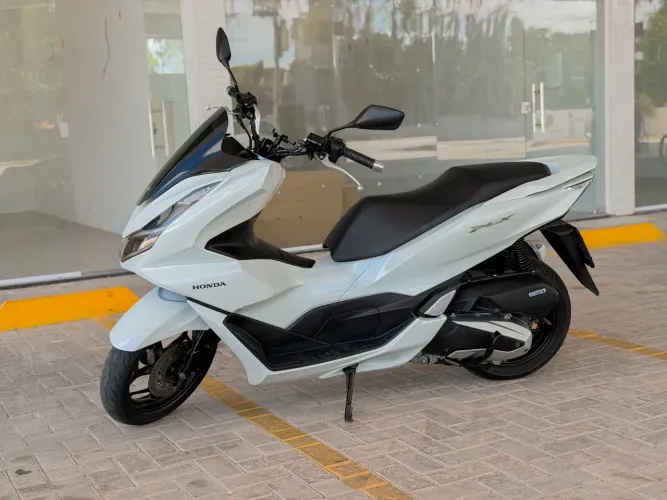 Honda PCX 2023 com apenas 10.000 KM