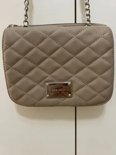 Bolsa Nine West Matelassê com Alça de Corrente