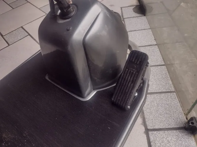 Carro para idoso. Eletrico triciclos 