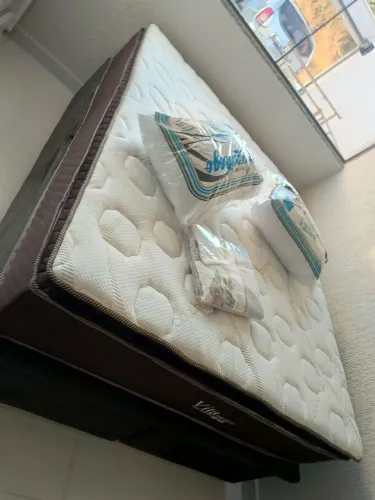 Cama Queen size com colchão espuma selada d33