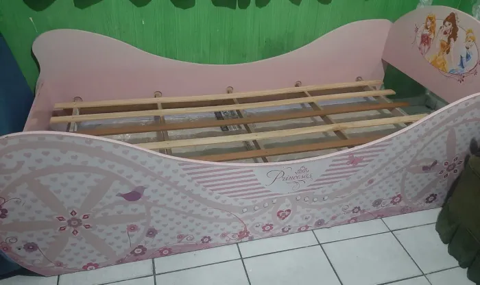 Cama de SOLTEIRO Princesas 