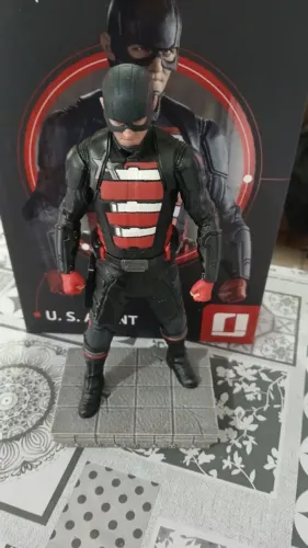 Capitão América - John Walker Us Agent 1/10 Falcon Winter Soldier Iron Studios