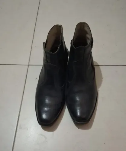 Bota de Couro Cano Curto - Masculina - Ótimo Estado