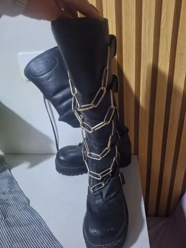 Bota Coturno Preta couro legítimo com bico de ferro