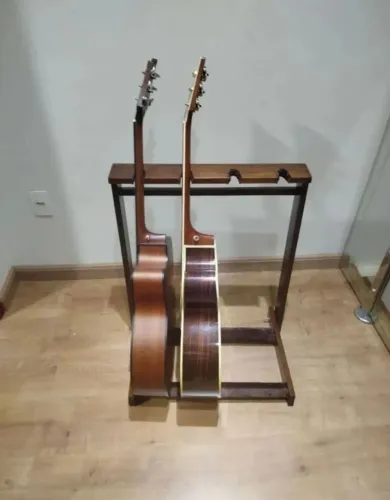 Suporte de chão pra 4 instrumentos (violão, guitarra,baixo etc)