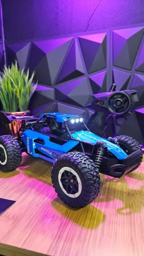 Carro de controle remoto a bateria com Led(Novo)