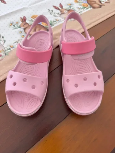 Sandália Crocs Infantil Rosa - Conforto e Estilo!