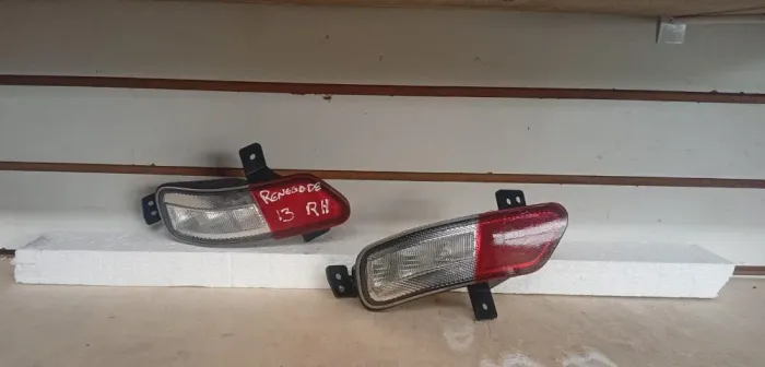 REFLETOR/OLHO DE GATO/LUZ DA NEBLINA JEEP RENEGADE 23