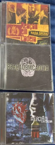 Coleção de CDs da Banda Reação em Cadeia . Raríssimo e em ótimo estado .