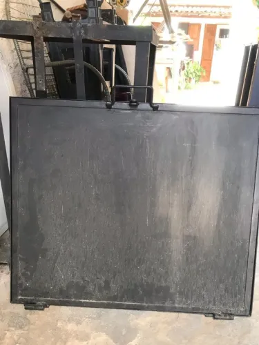 Porta de aço para área externa