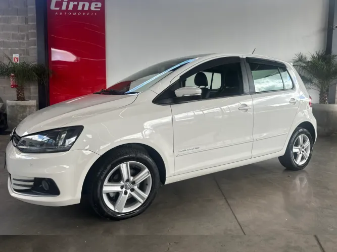 Volkswagen Fox Comfortline 1.6 Flex 8V 5P 2016