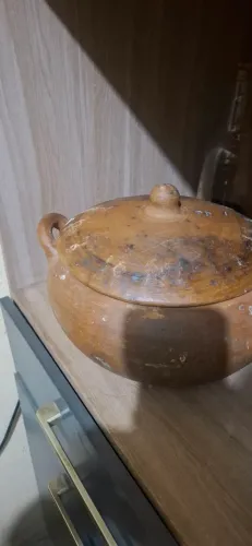 Pote de Barro com Tampa