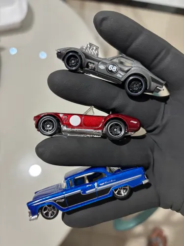 Hot Wheels kit com 03 miniaturas (loose)