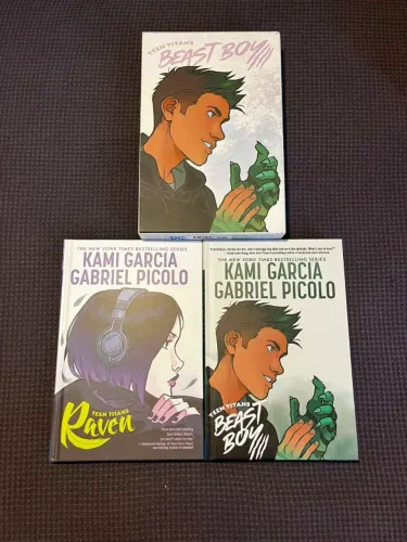 Teen Titans: Raven and Beast Boy Box Set (Inglês)