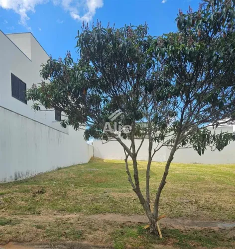VENDE-SE Lote em condomínio NO RESERVA ESMERALDA - MARÍLIA/SP