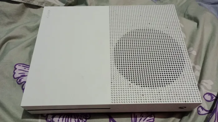 Vendo Xbox One S